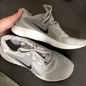 Women’s Nike React Tennis Shoes Size 8.5
